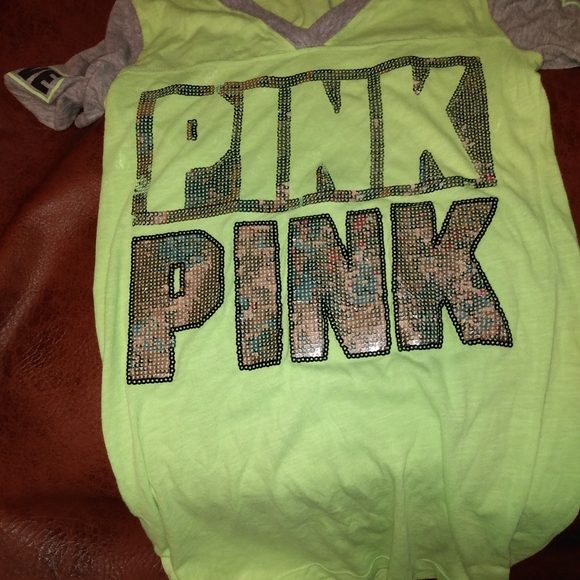 Women's medium /large  graphic tee and tank - Picture 7 of 14